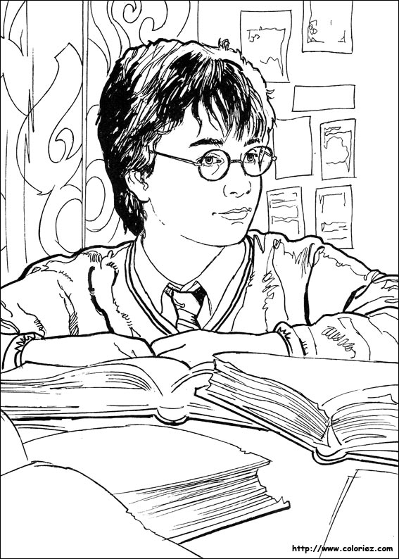 Harry étudie