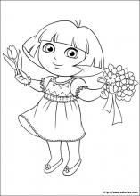 Dora fait un bouquet de fleurs